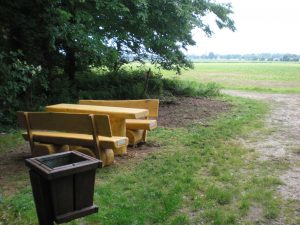 Neue Sitzgruppe an der Steinheide/Kartbahn